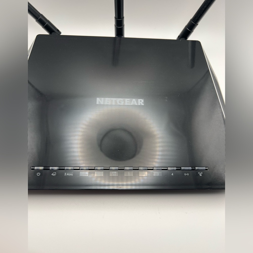 NETGEAR Nighthawk AC1750 Smart WiFi Router for Gaming and Streaming - Picture 2 of 5